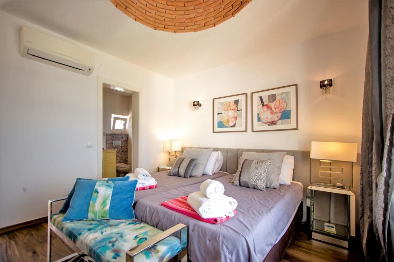 Beachfront De La Private Pool&jacuzzi, Private Path * Albufeira