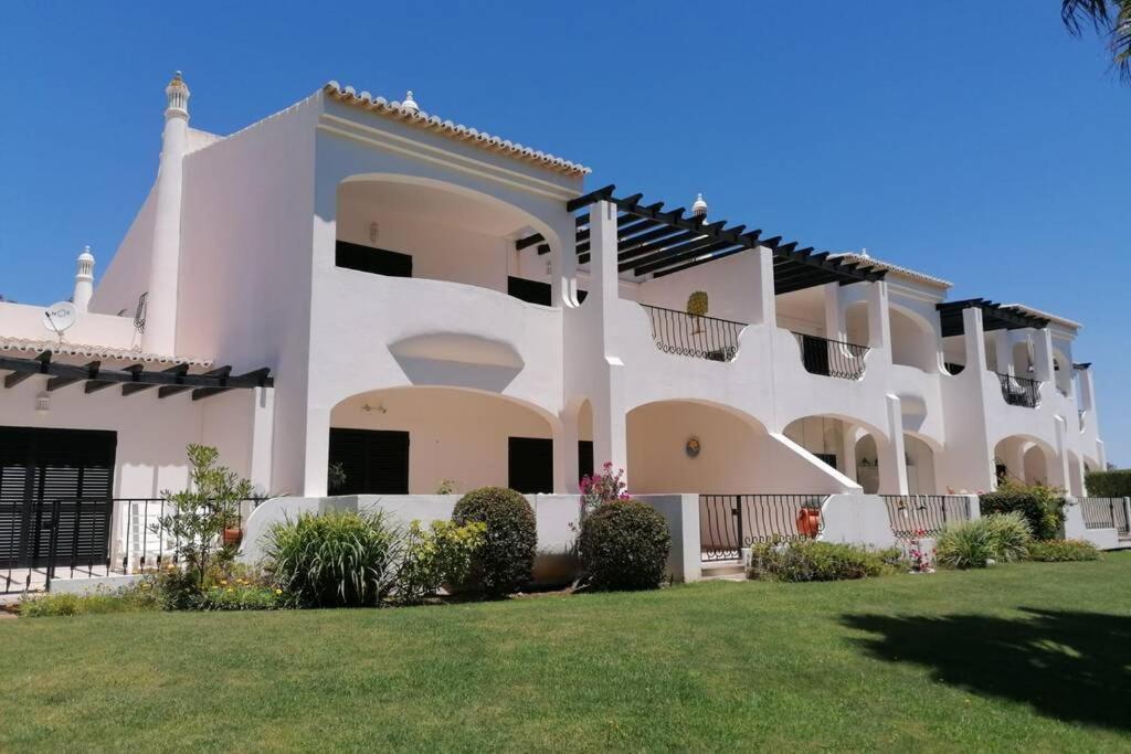 Luxury Modern T2 Ocean View - Free Parking - Pool Apartment *