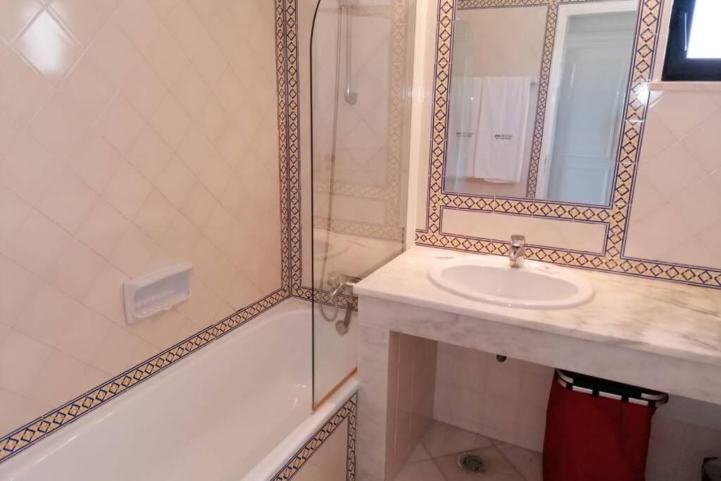 Luxury Modern T2 Ocean View - Free Parking - Pool Apartment