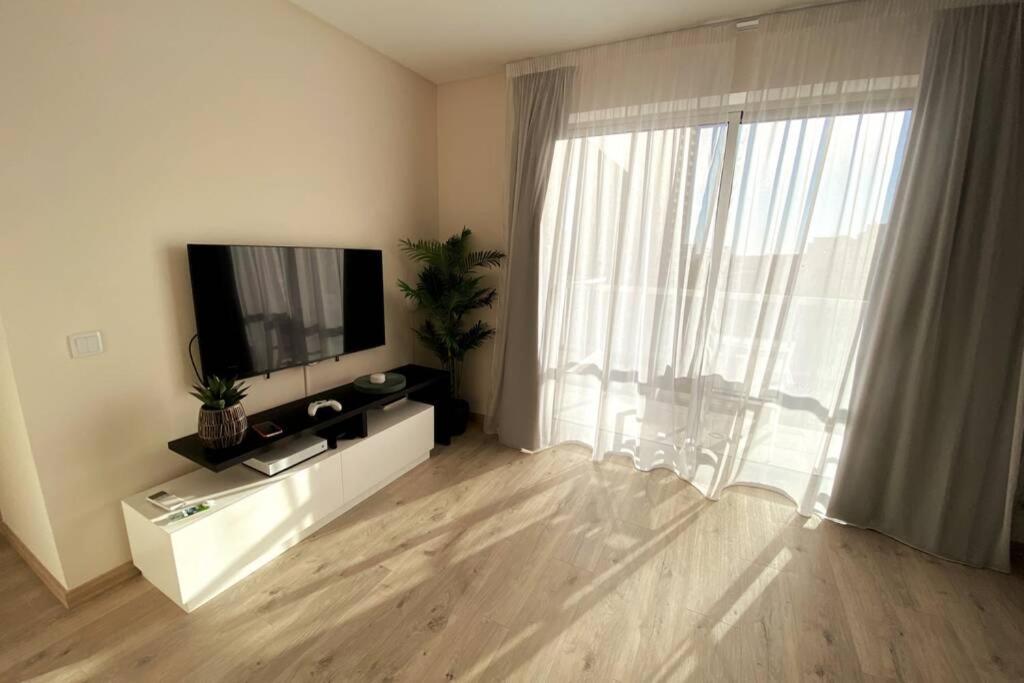 & Sun Da Rocha Apartment