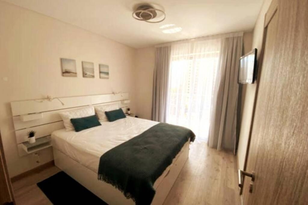 & Sun Da Rocha Apartment