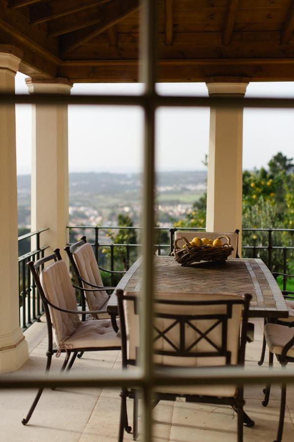 Monserrate - Country Villa