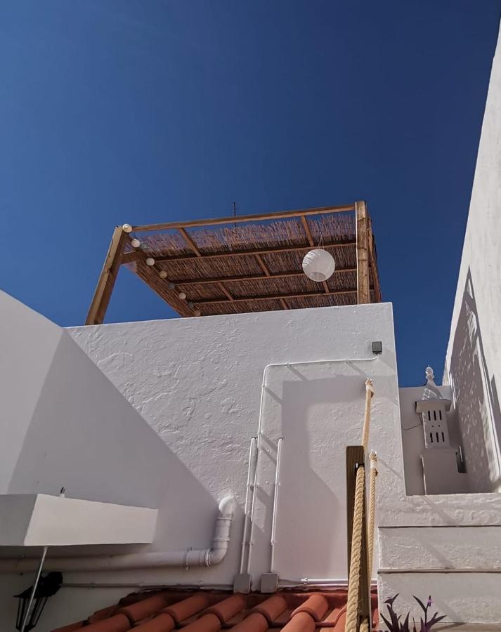 Algarve House, Sun, Terrace, Views And Barbecue *