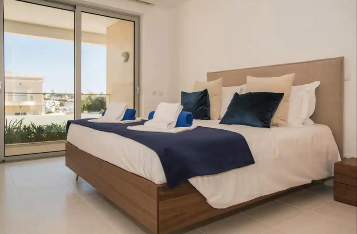 Zentuni Ocean Front Apartment *
