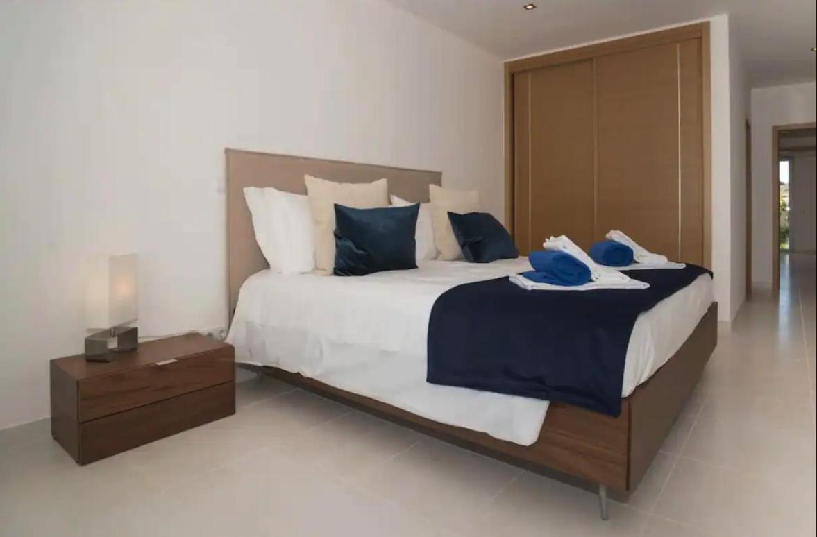 Apartment Zentuni Ocean Front *