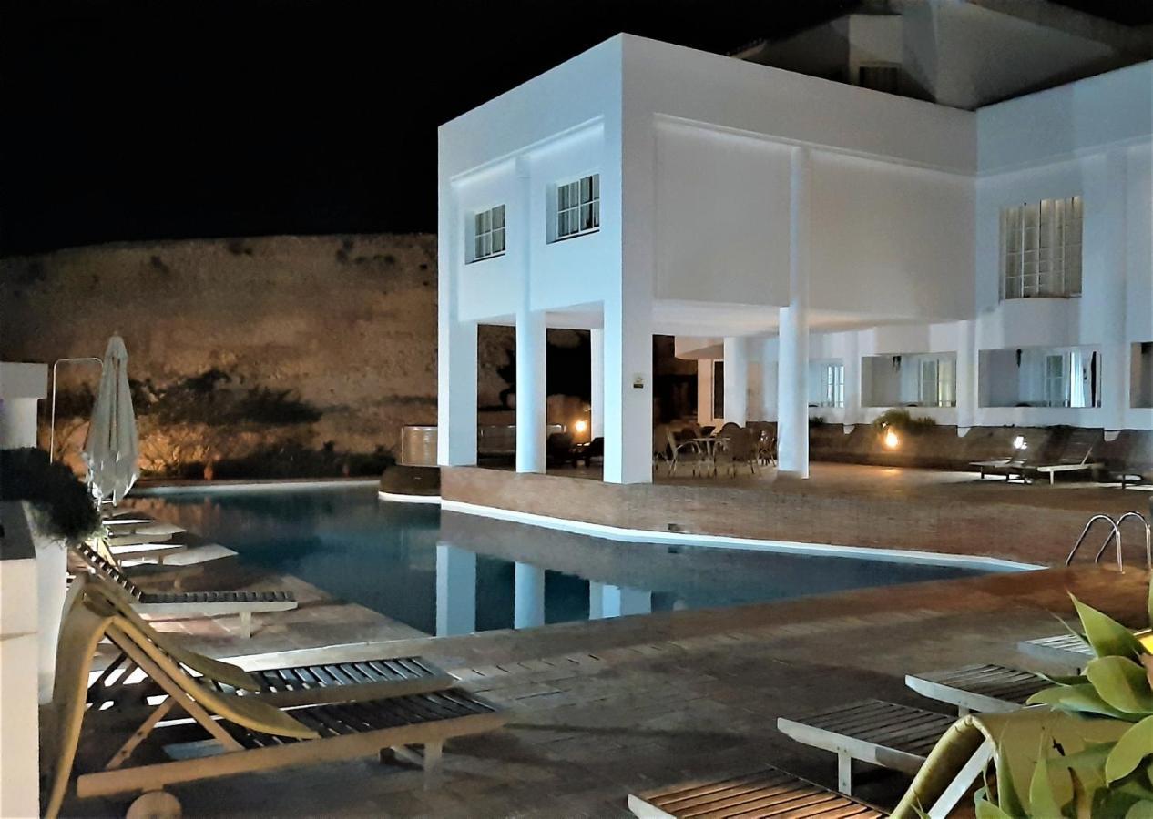 Walls Rooftop Terrace Duplex @ Citycenter & *