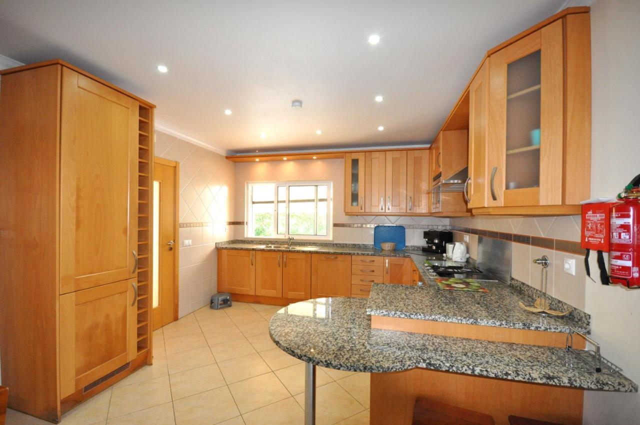 Villa Large 6 Bedroom Private Pool In Vilasol Quarteira