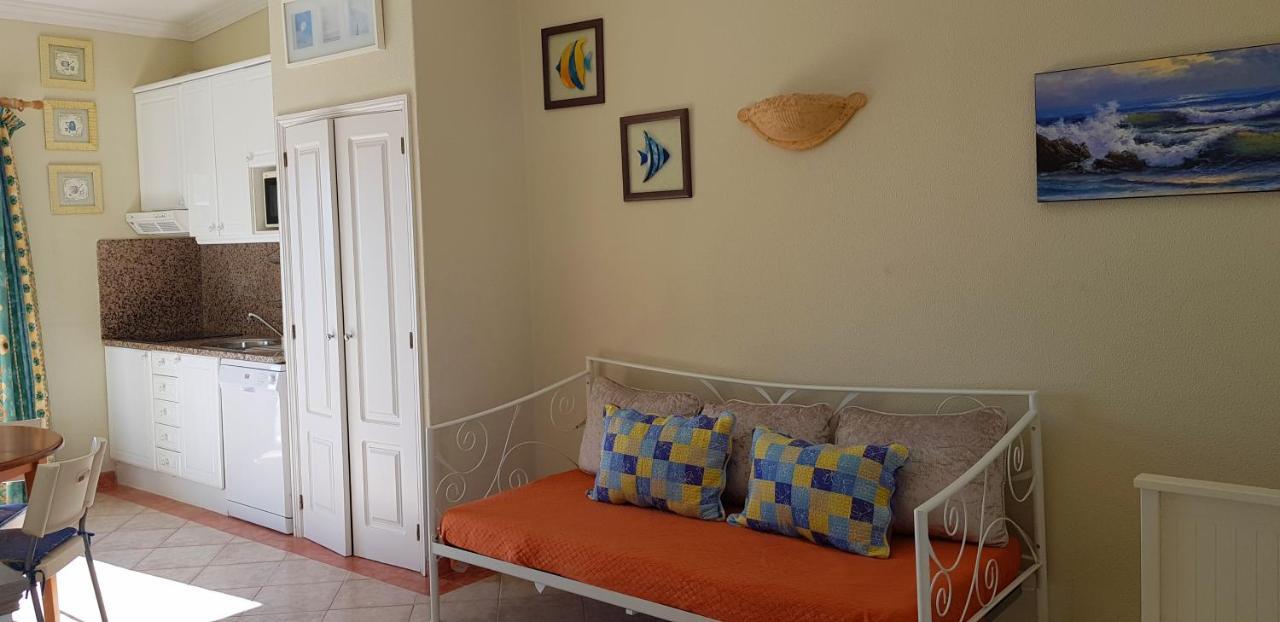 Oura Sunset Apartamento