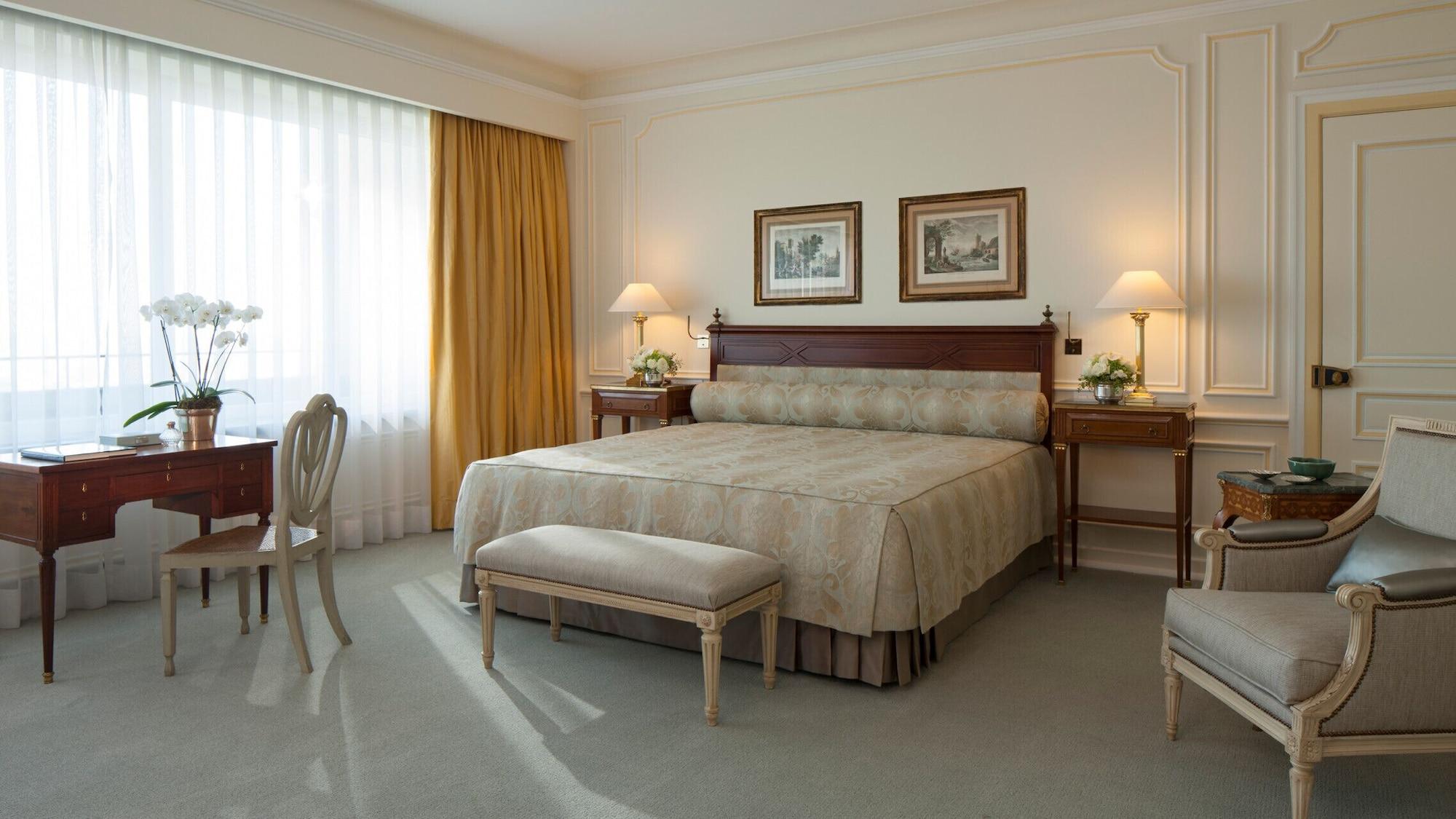 Four Seasons Ritz Hotel