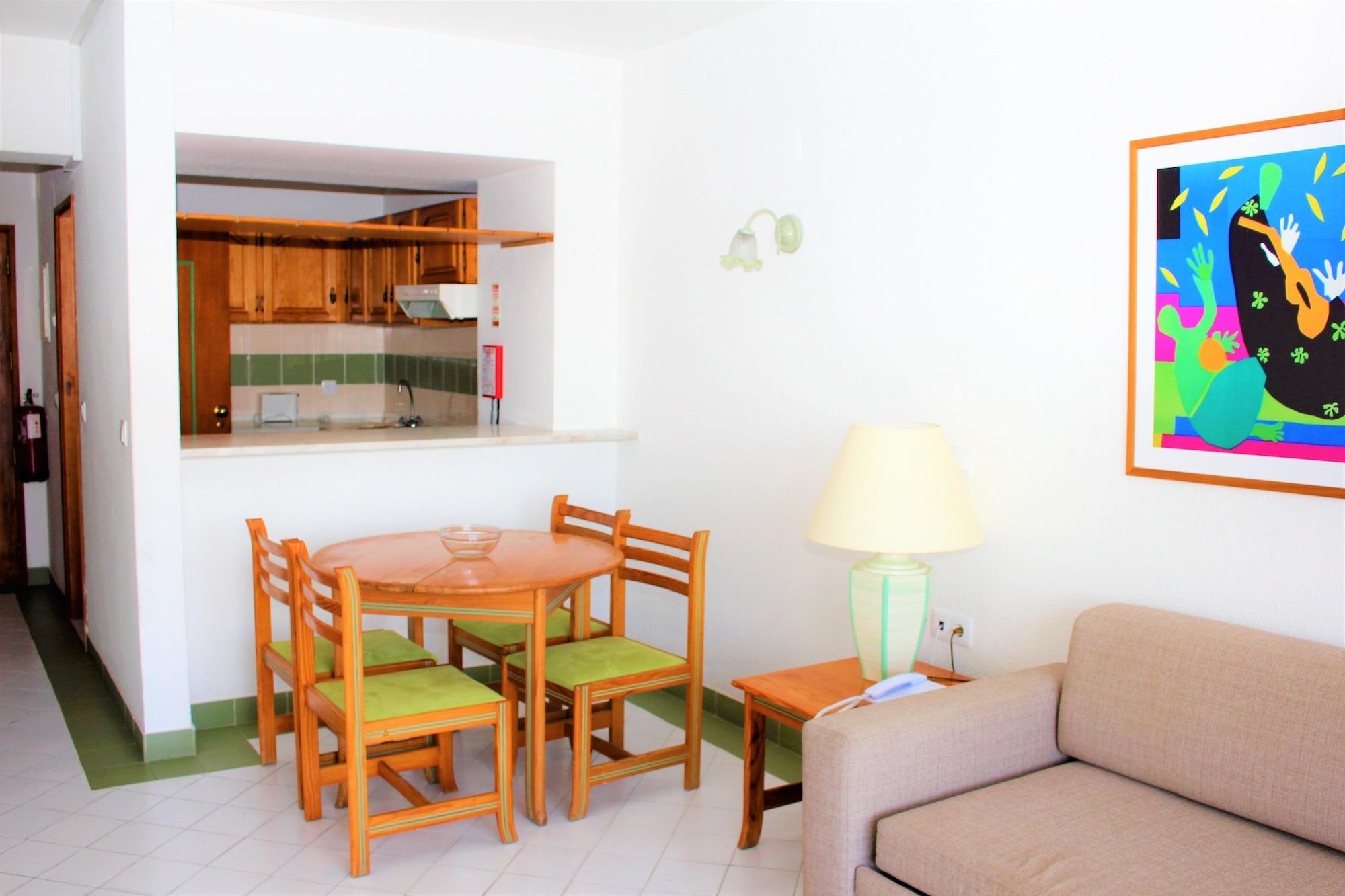 Aparthotel Ourabay - Art & Holidays
