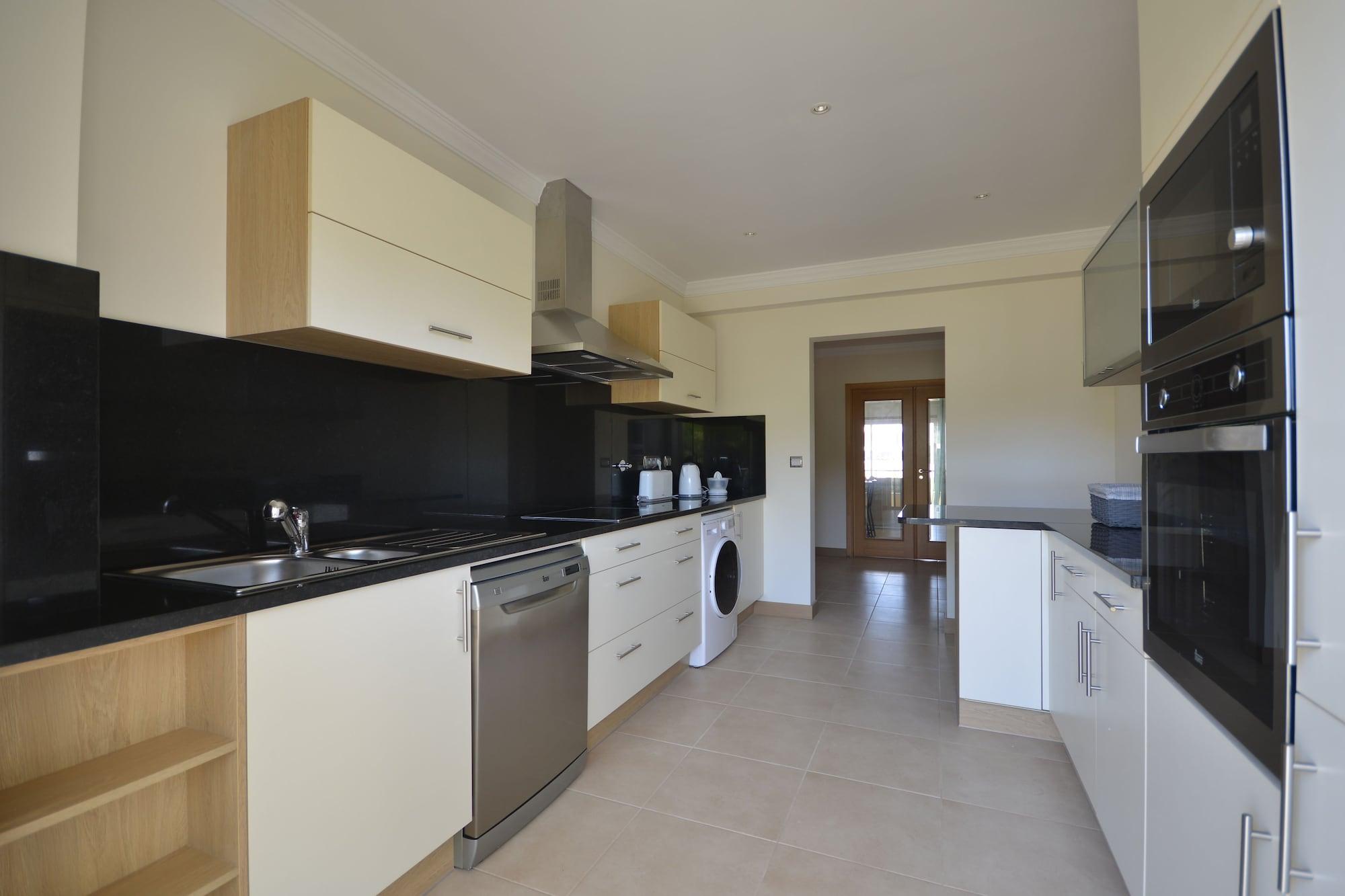 Bay Plaza Apartment