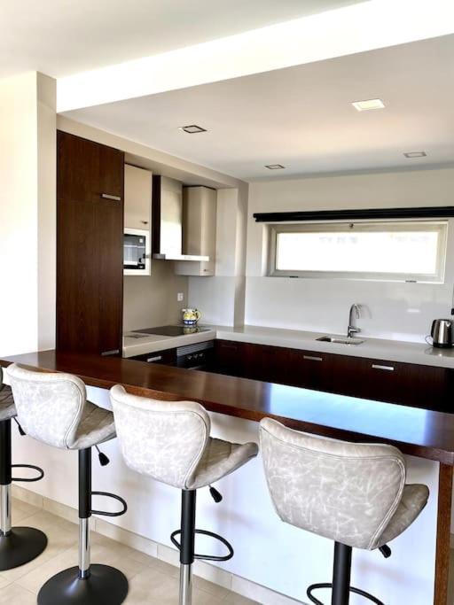 Apartment New Stunning Ocean Aprt In 
