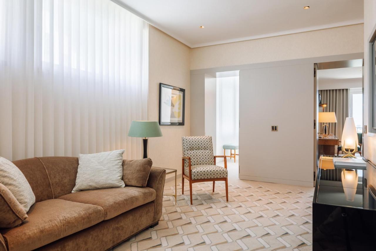 Four Seasons Ritz Hotel