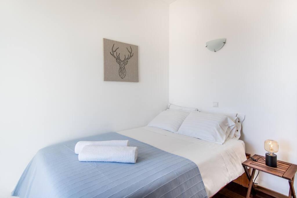 Beachside 5 Bdr 6 Baths Sleeps 9plus Ppl Aljezur