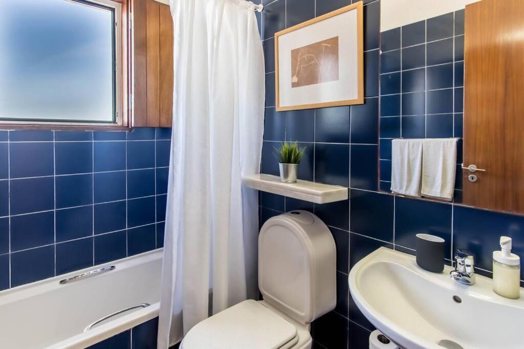 Beachside 5 Bdr 6 Baths Sleeps 9plus Ppl Aljezur