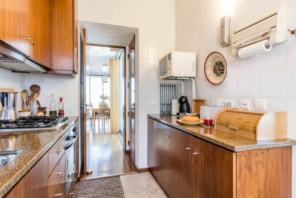 Beachside 5 Bdr 6 Baths Sleeps 9plus Ppl Aljezur
