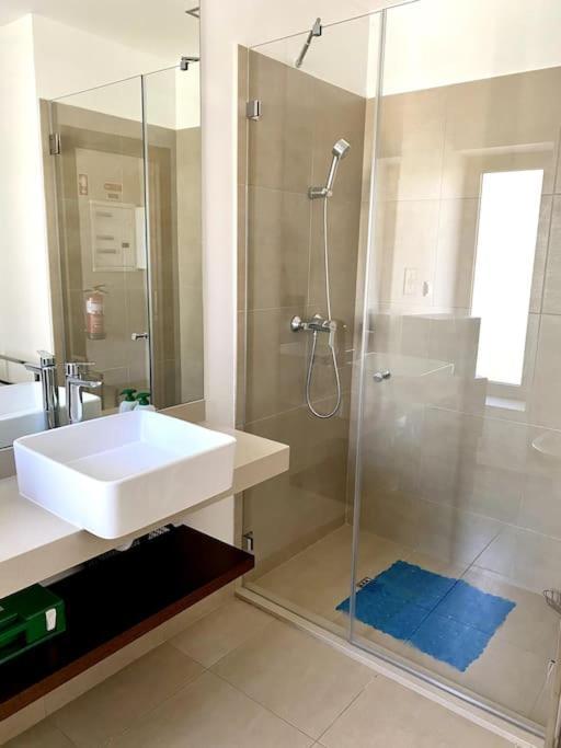 Apartment New Stunning Ocean Aprt In 