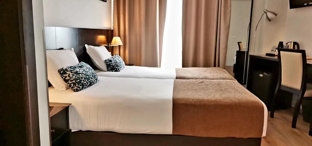 Hotel By 3*