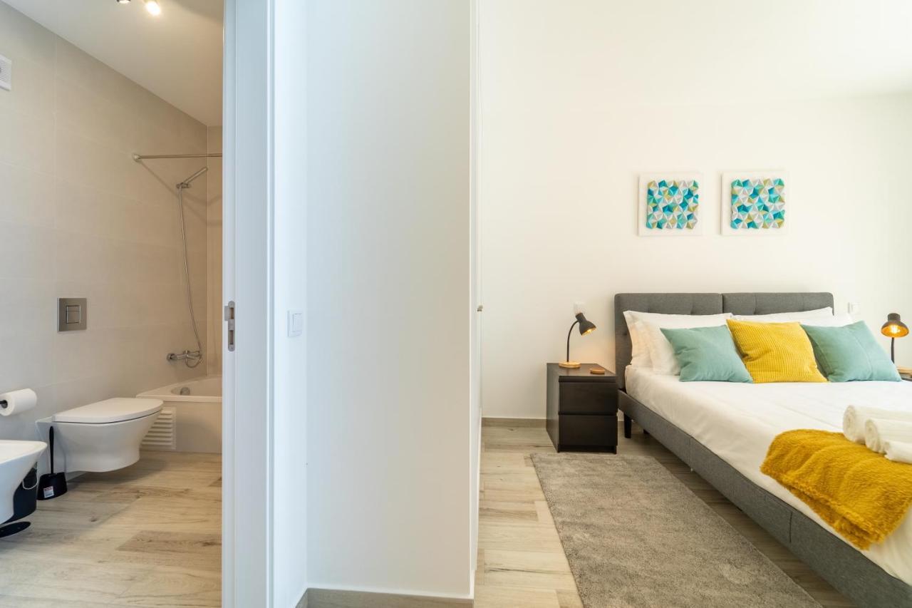A Tarambola - Walking Distance To Monte Clerigo And Amoreira Beaches Apartment *