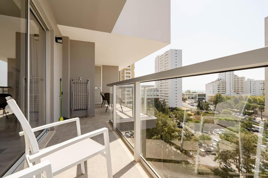 & Sun Da Rocha Apartment