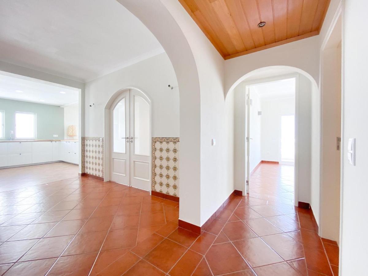 Spacious Penthouse Sea View Near #1925 *