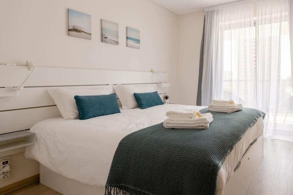 & Sun Da Rocha Apartment