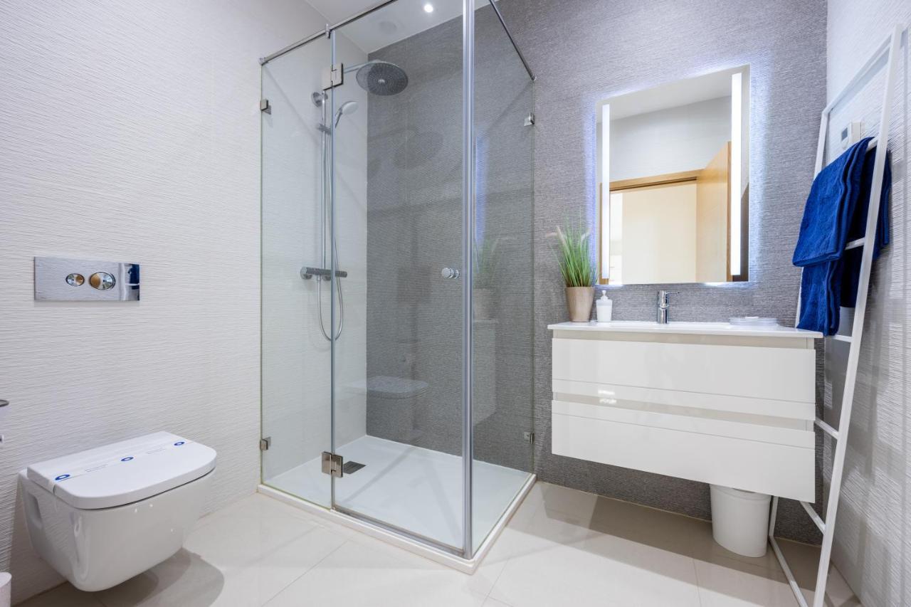 Coolhouses Algarve Lagos, 3 Bed Modern Flat, Outdoor & Indoor Pools, Gym, A Vida * Lagos