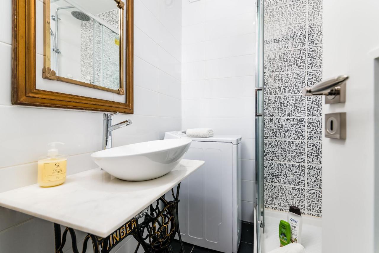 Apartment T2 Tiles *
