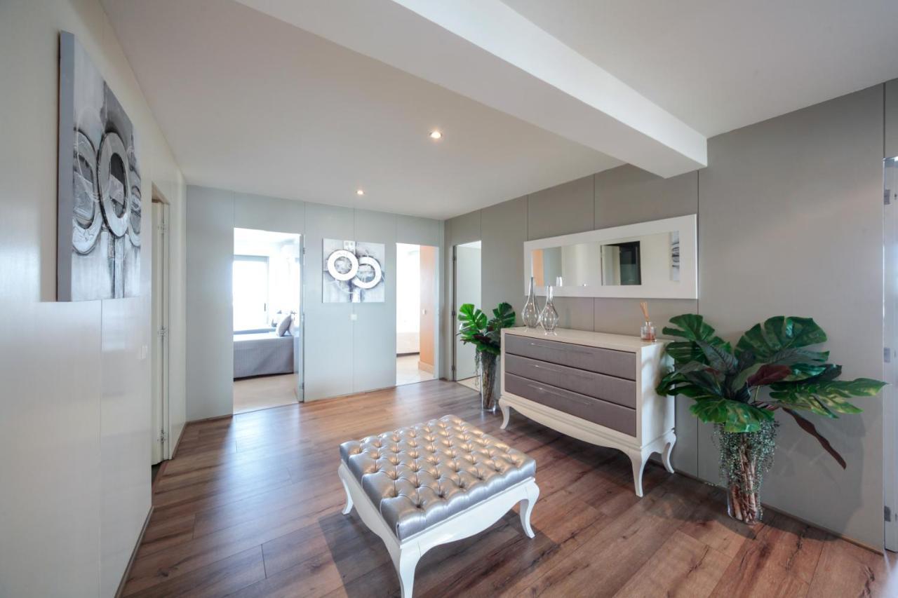 Outstanding Penthouse With Amazing Sea Views *