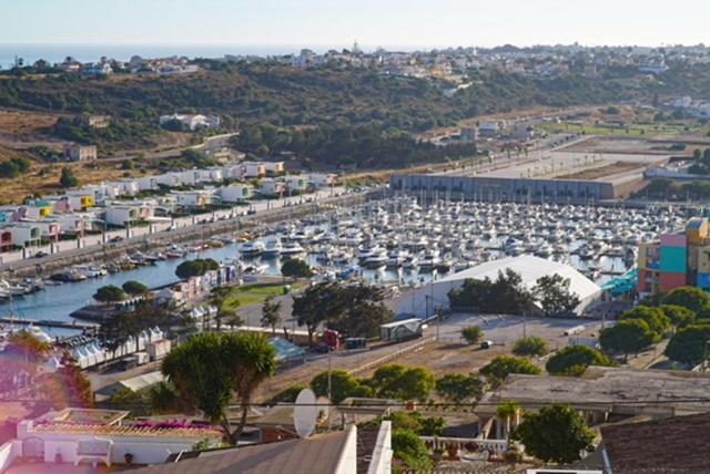 One Bedroom Marina View Apartment *
