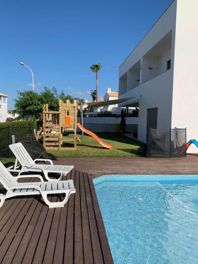 Villa Dos Salgados, 6 Bdr, Front, Near Salgados Golf Club *