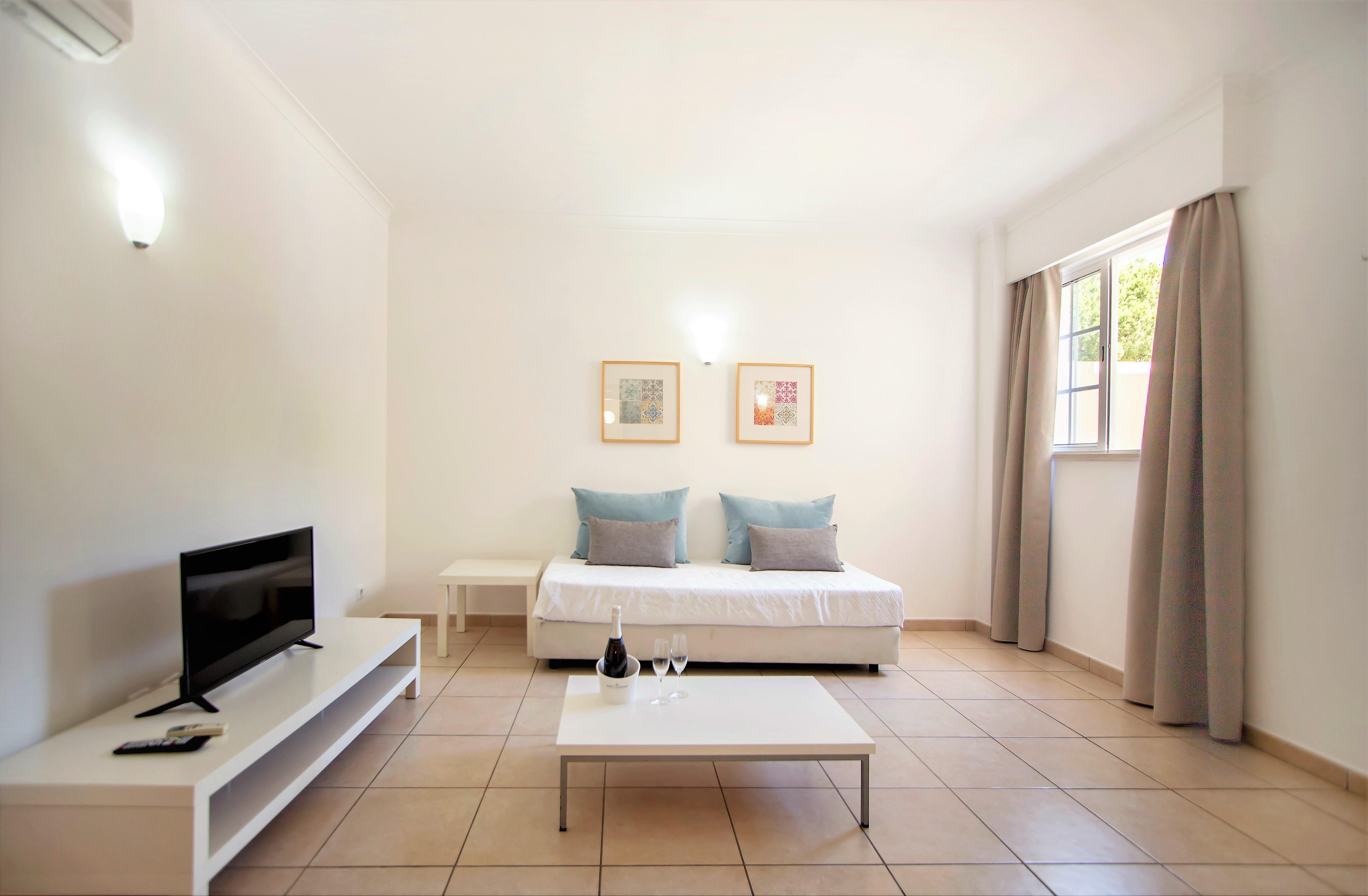 Aquamar Aparthotel