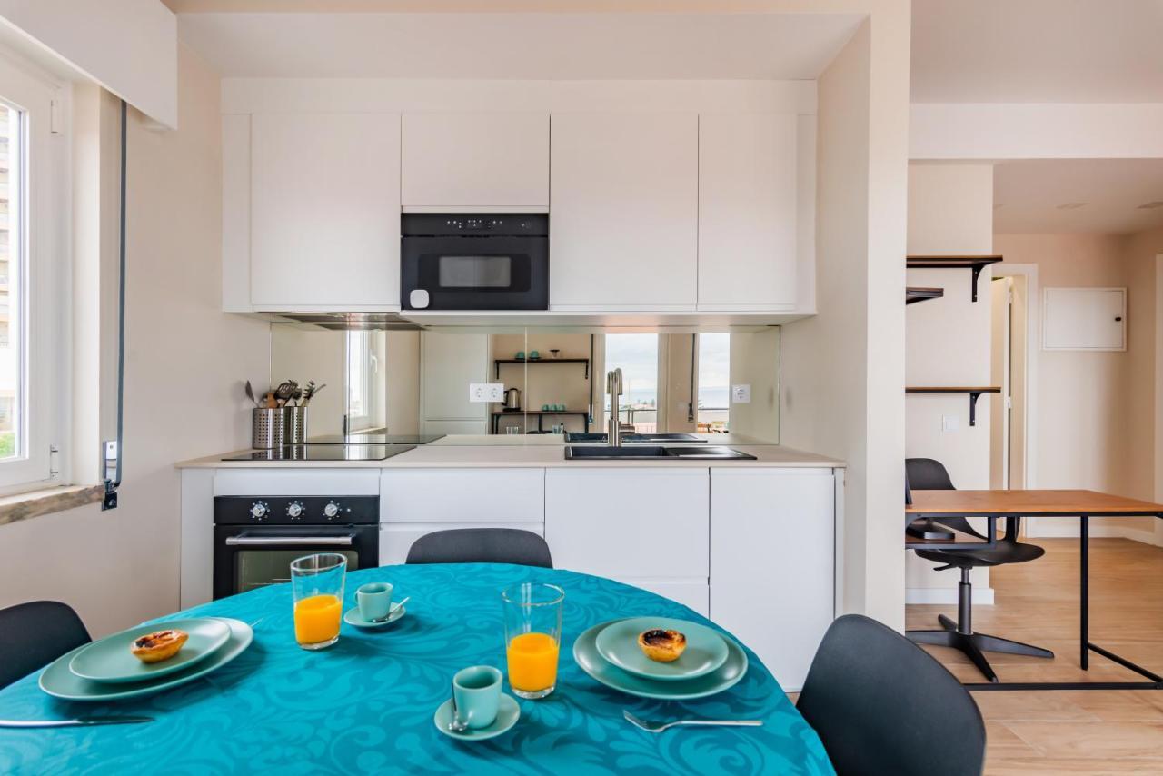 Sunny With Ocean Views Appartement Cascais