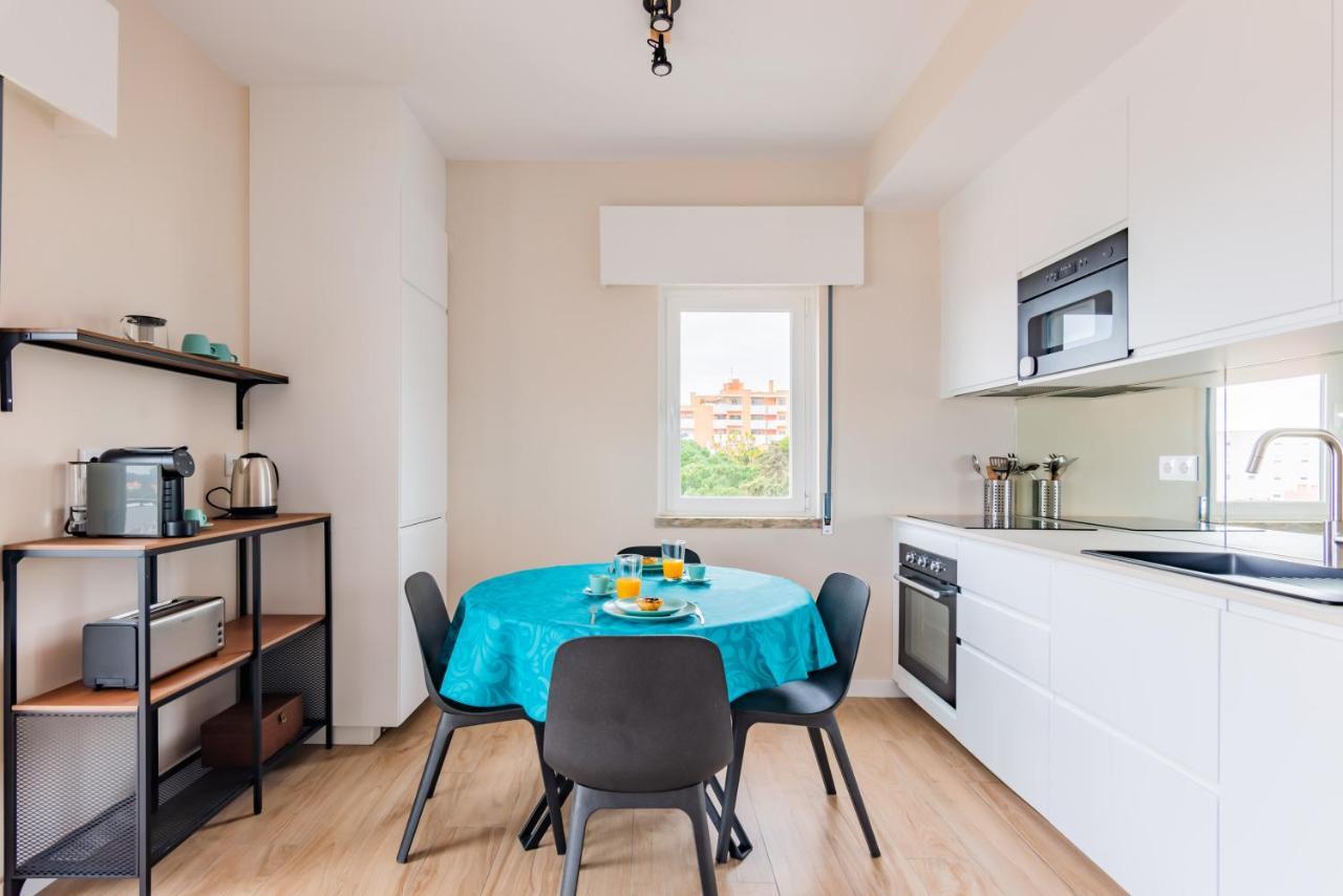 Sunny With Ocean Views Appartement Cascais