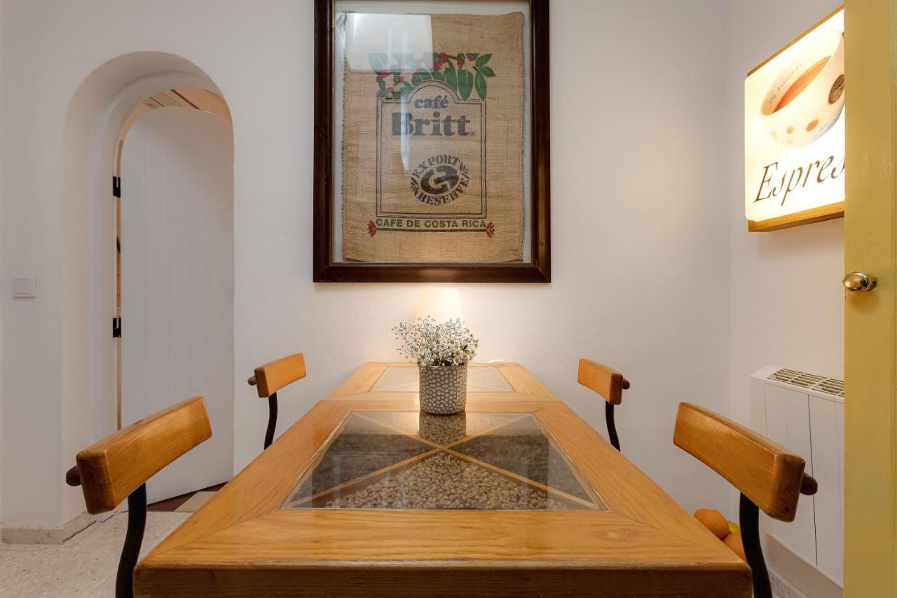 Your Vintage Townhouse * Lagos