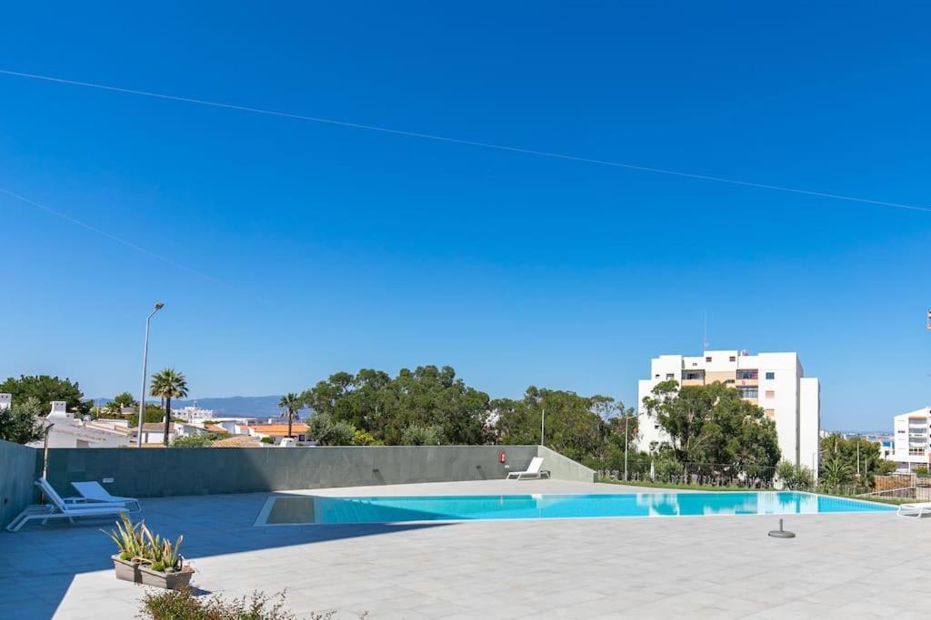 Amazing With Sea-view, Close To With Pool, Sauna, Wifi And Private Parking Apartment Lagos