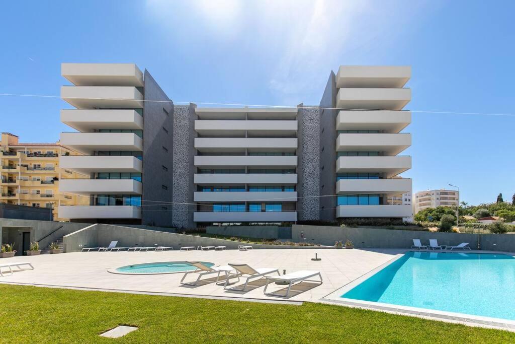 Amazing With Sea-view, Close To With Pool, Sauna, Wifi And Private Parking * Lagos