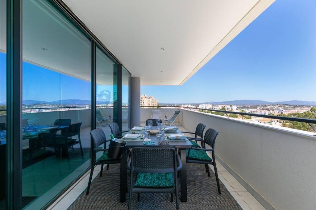 Amazing With Sea-view, Close To With Pool, Sauna, Wifi And Private Parking