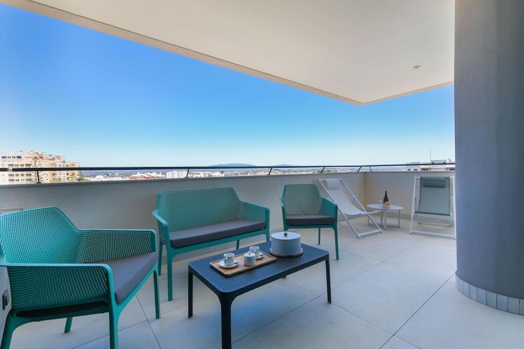 Amazing With Sea-view, Close To With Pool, Sauna, Wifi And Private Parking Apartment *