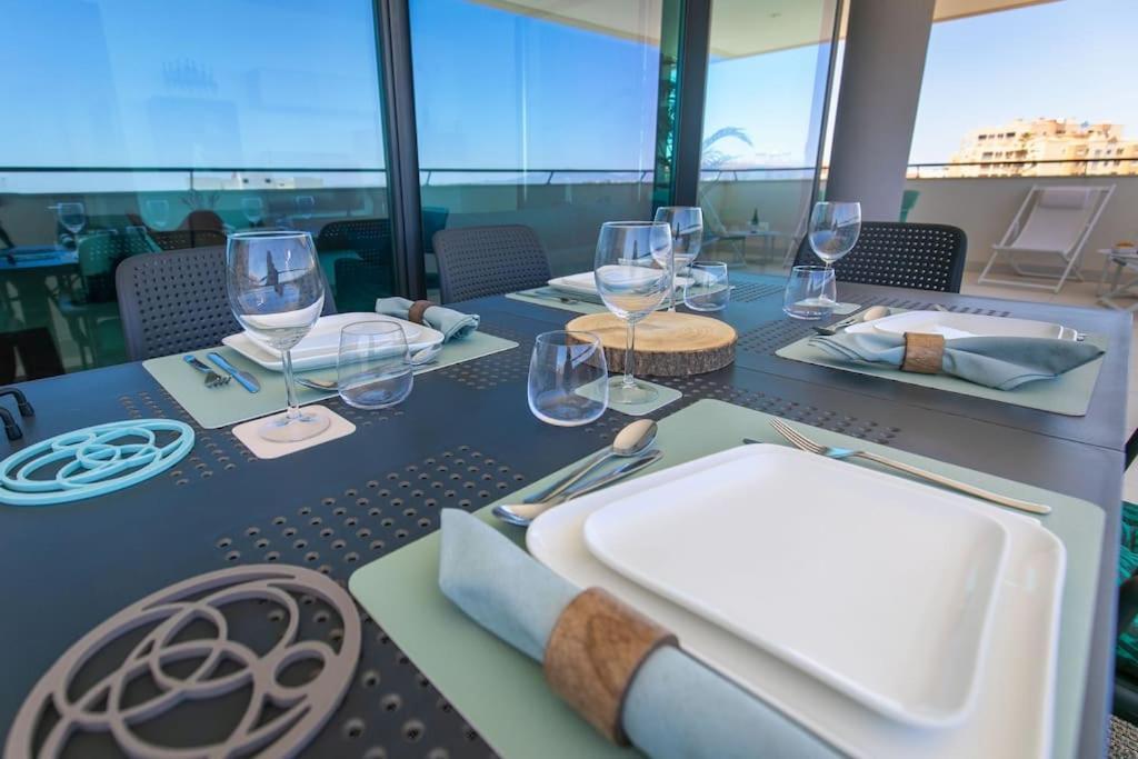 Apartment Amazing With Sea-view, Close To With Pool, Sauna, Wifi And Private Parking Lagos