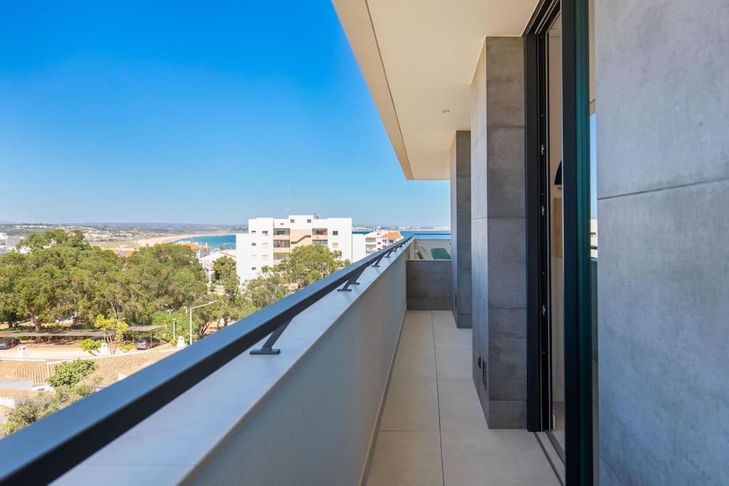 Amazing With Sea-view, Close To With Pool, Sauna, Wifi And Private Parking * Lagos