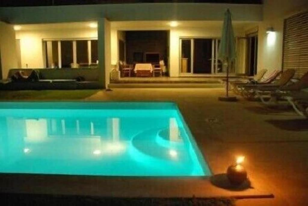 L Villa