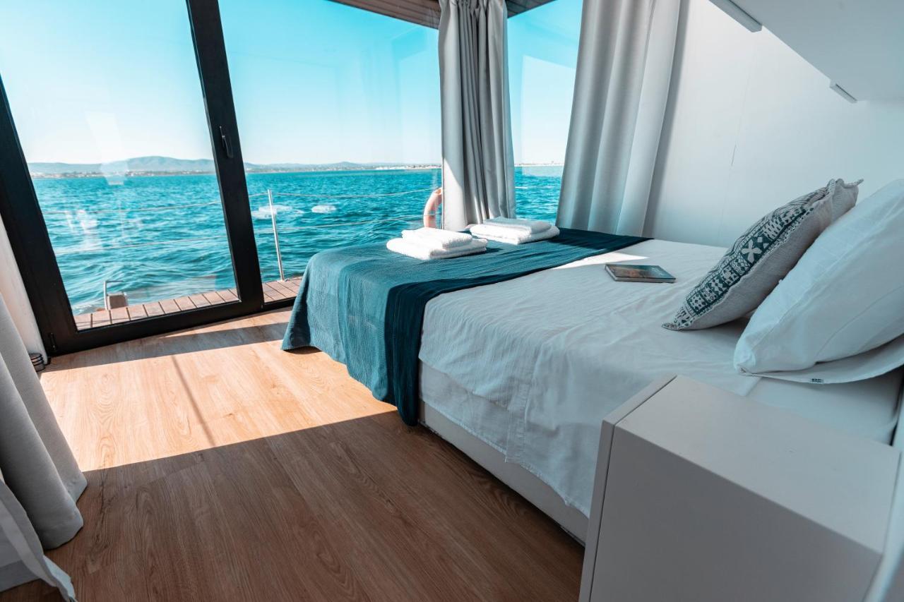 Barco Casa Fuzeta Botel Fuzeta