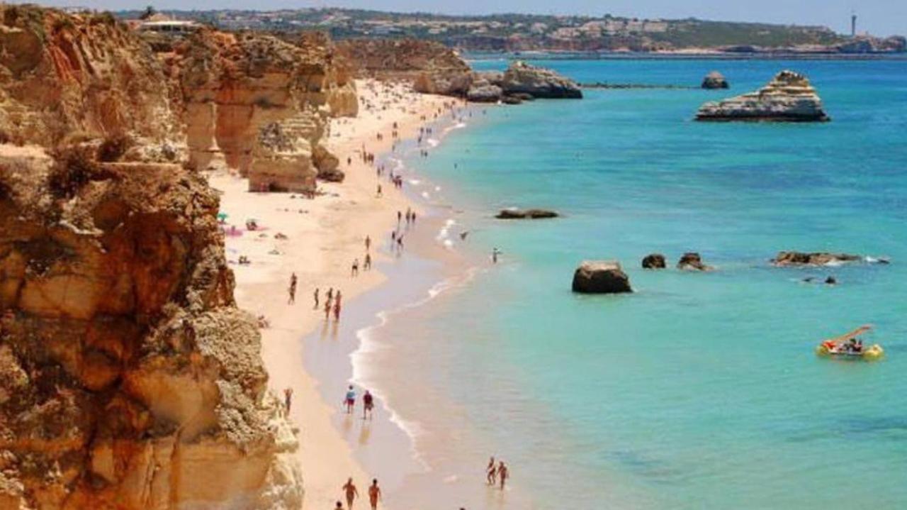 Beachfront Seaview Litoralmar Apt, Fast Wifi, Airco, Pool, Private Parking Appartement