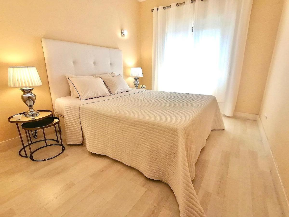 Appartement Beachfront Seaview Litoralmar Apt, Fast Wifi, Airco, Pool, Private Parking *
