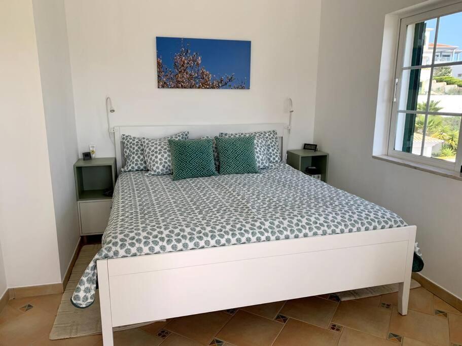 Villa Hermano With Views And Private Pool