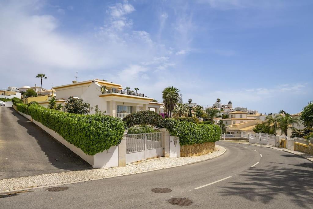Villa Marina - Pool & Sea View
