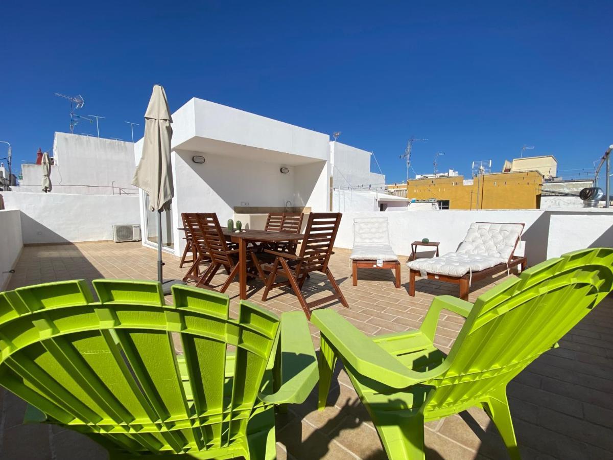 Tia Anica House I - With Terrace In Village Fuseta