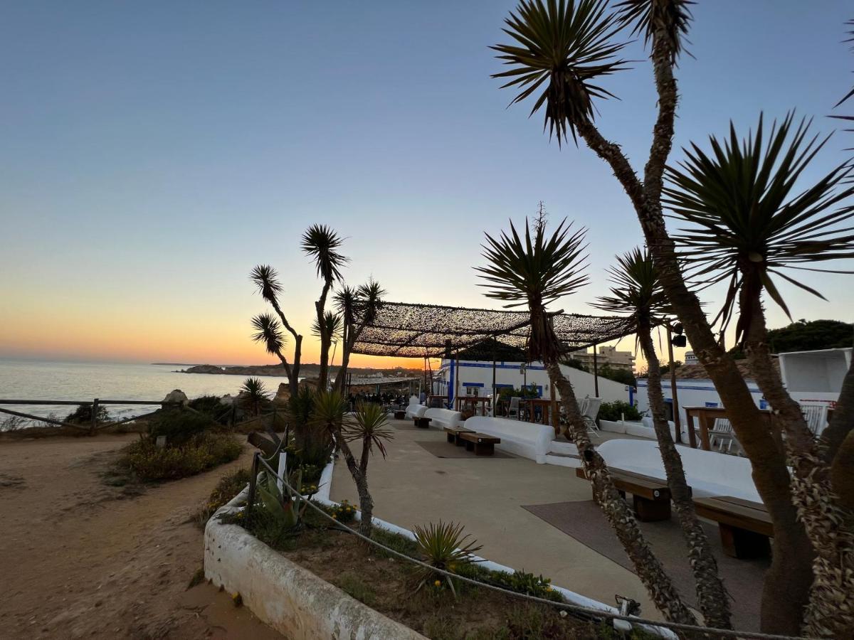 Appartement Beachfront Seaview Litoralmar Apt, Fast Wifi, Airco, Pool, Private Parking