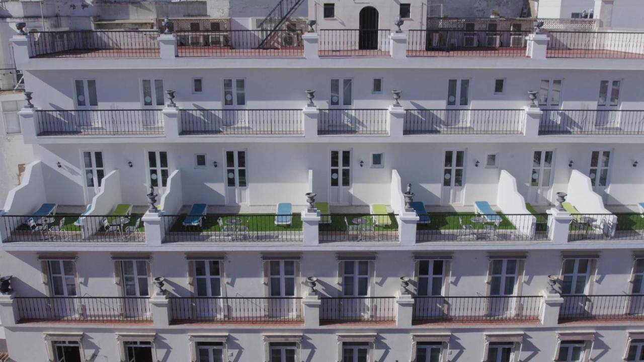 Hotel By Kavia 2*
